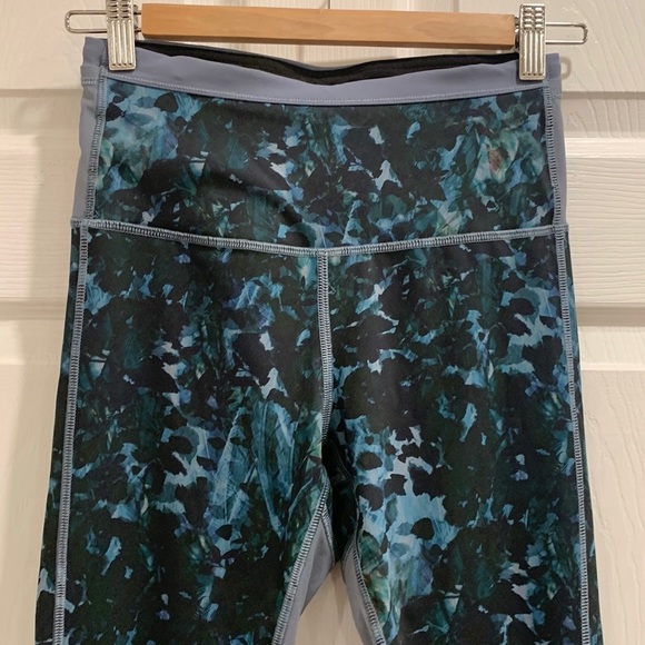 Lululemon Running In The City Teal Pattern Mesh Tight Leggings - Picture 5 of 16